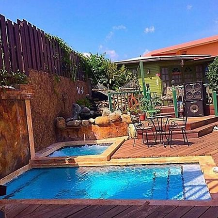 One32 Guest House Kingston Luaran gambar
